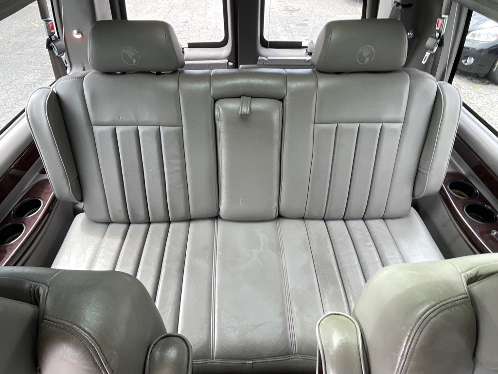 2012 Chevrolet Express Image 25