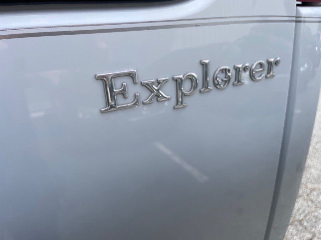 2012 Chevrolet Express Image 30
