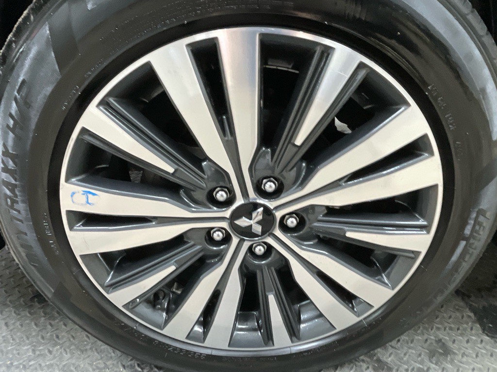 2020 Mitsubishi Outlander Image 31