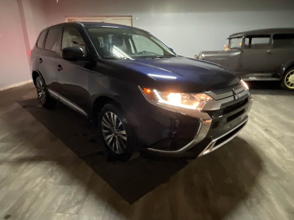 2020 Mitsubishi Outlander Image 32