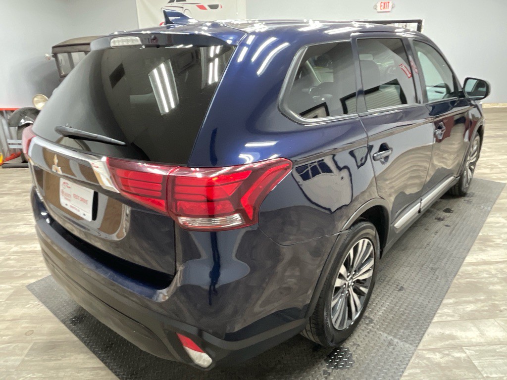 2020 Mitsubishi Outlander Image 10