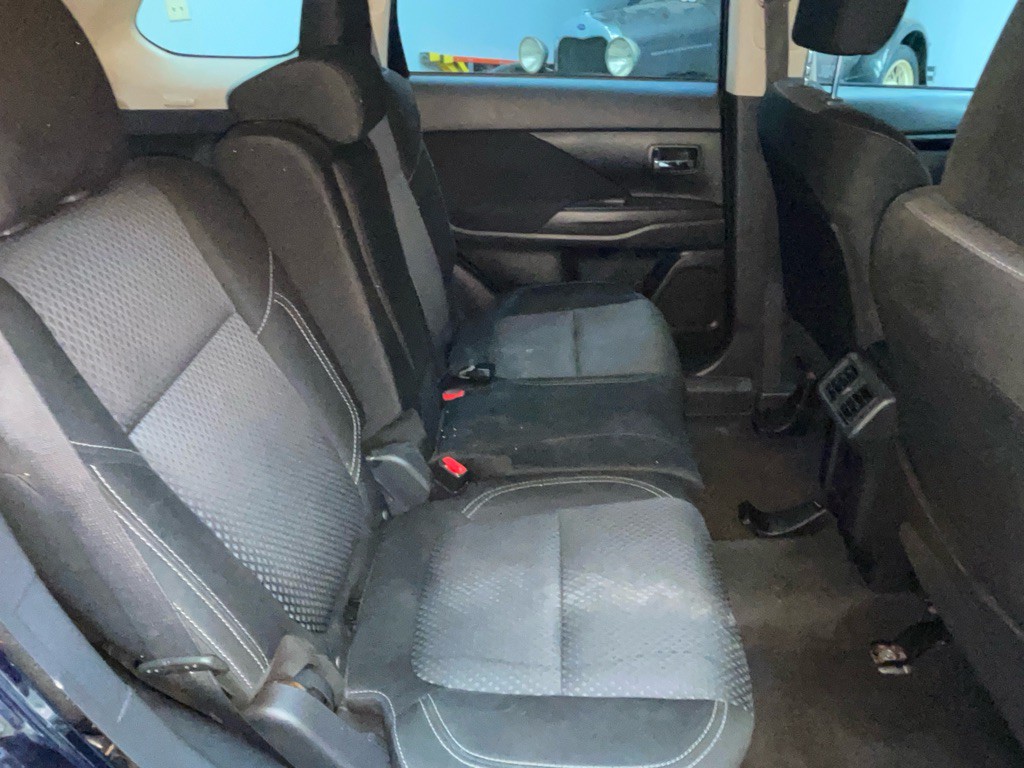 2020 Mitsubishi Outlander Image 19