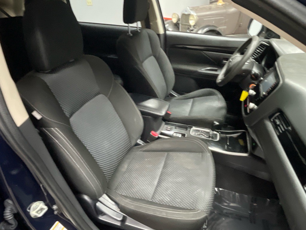 2020 Mitsubishi Outlander Image 22
