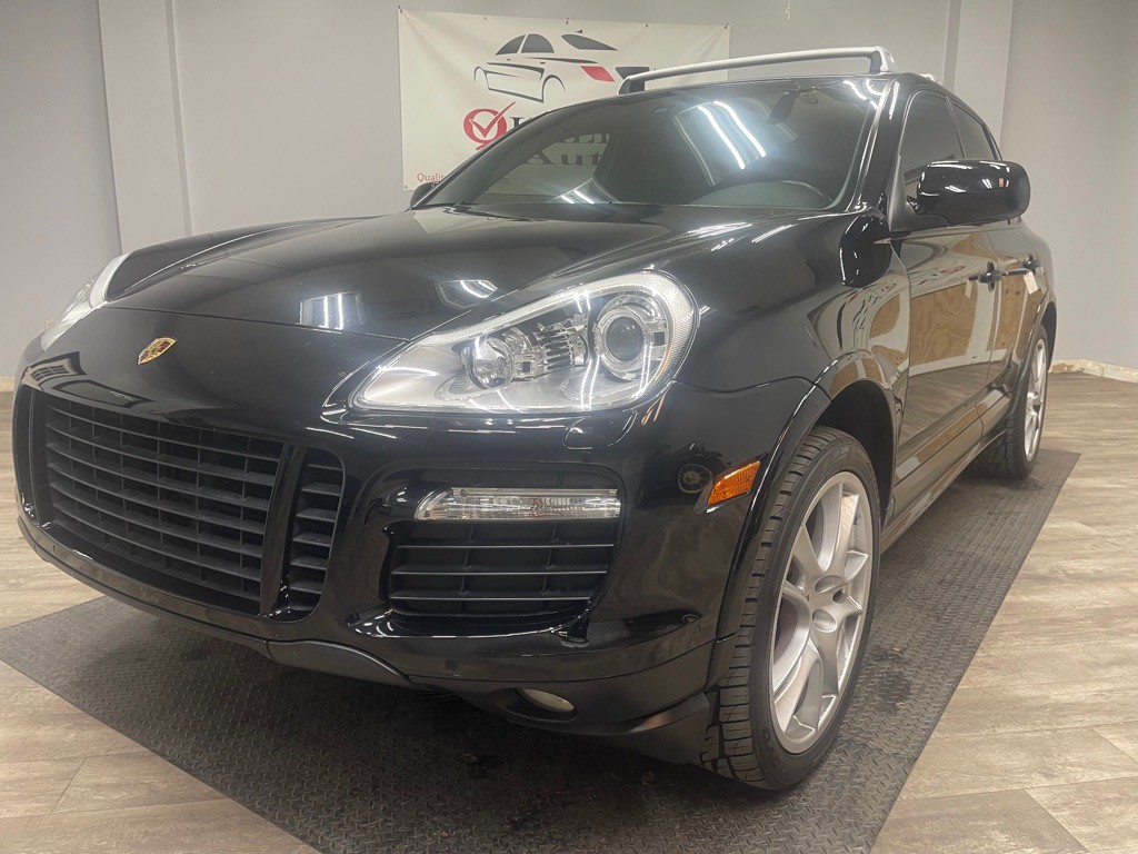 2010 Porsche Cayenne Image 2