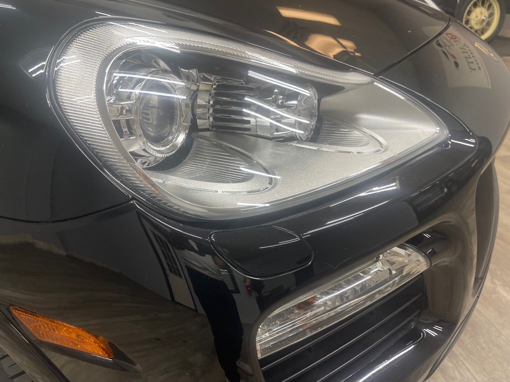 2010 Porsche Cayenne Image 16