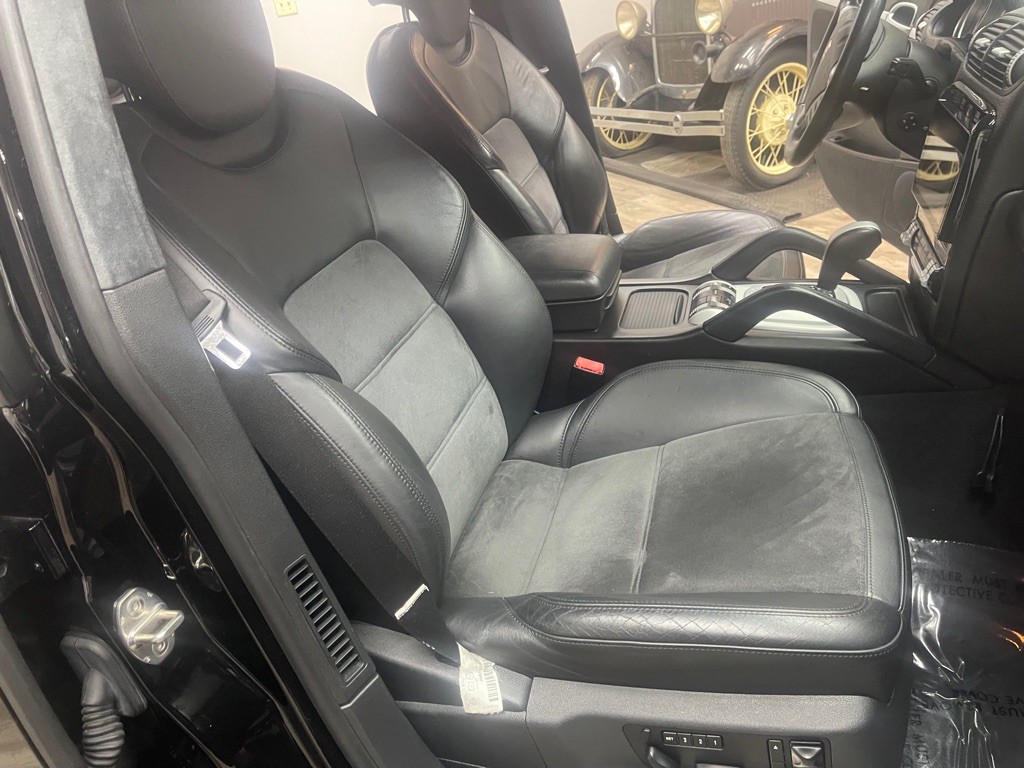 2010 Porsche Cayenne Image 24