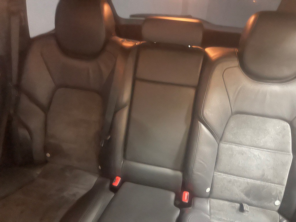 2010 Porsche Cayenne Image 25