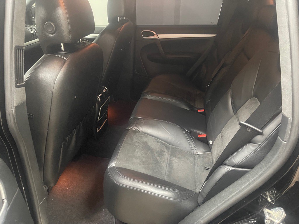 2010 Porsche Cayenne Image 26
