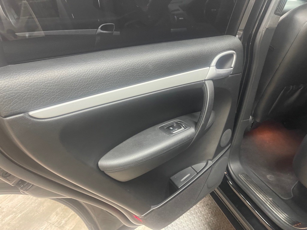 2010 Porsche Cayenne Image 27