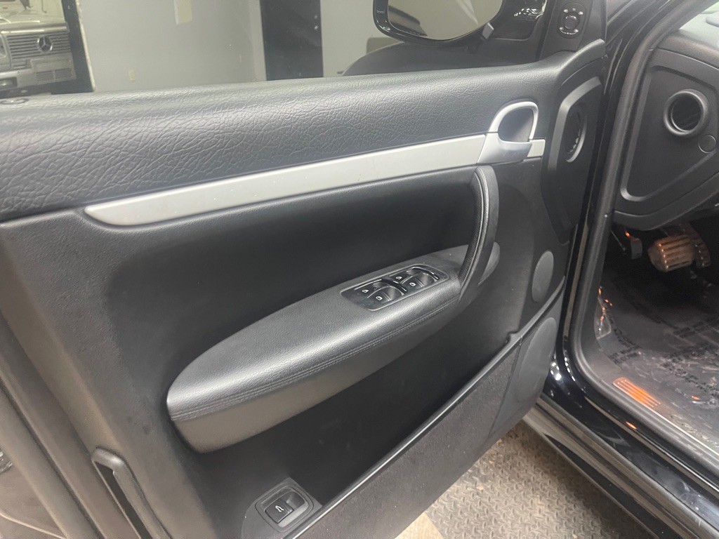 2010 Porsche Cayenne Image 28