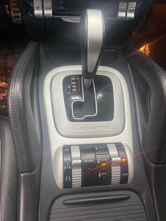 2010 Porsche Cayenne Image 33