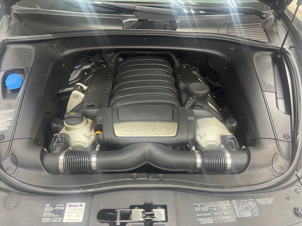 2010 Porsche Cayenne Image 38