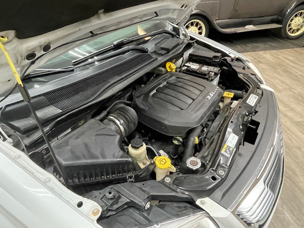 2015 Chrysler Town & Country Image 35