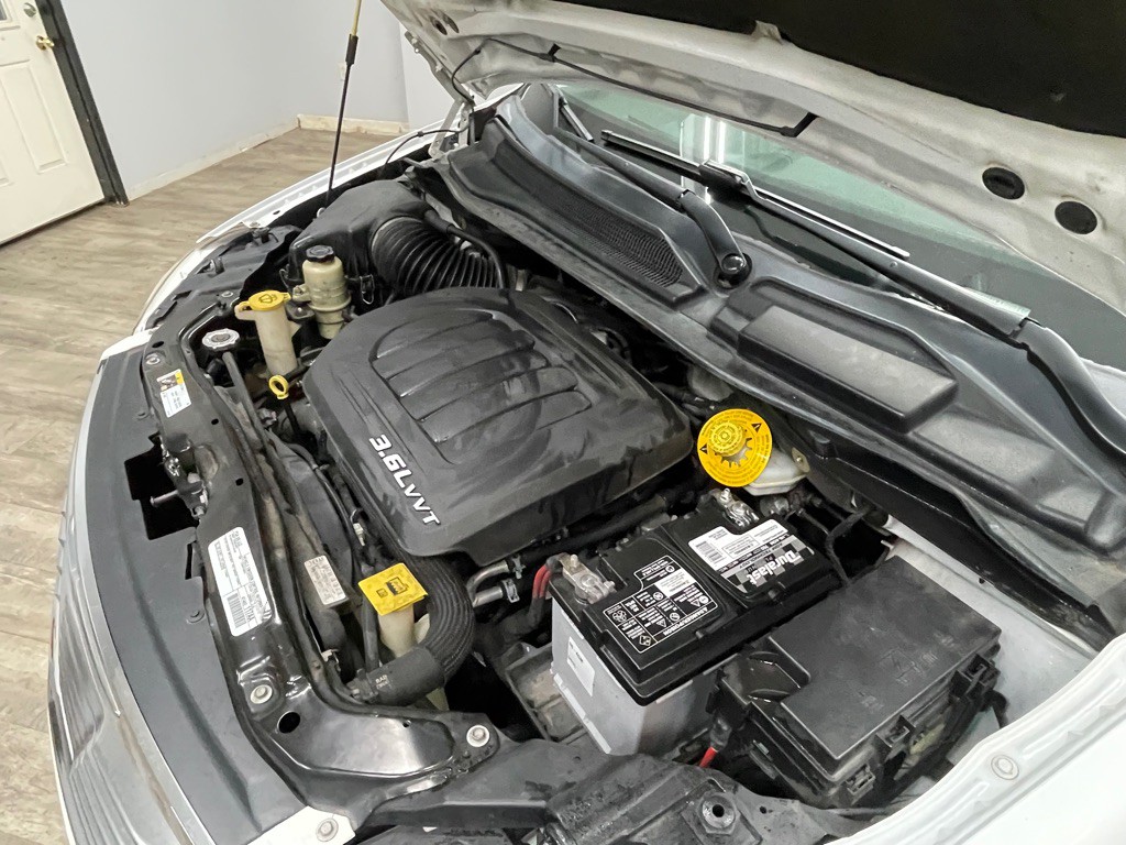 2015 Chrysler Town & Country Image 36
