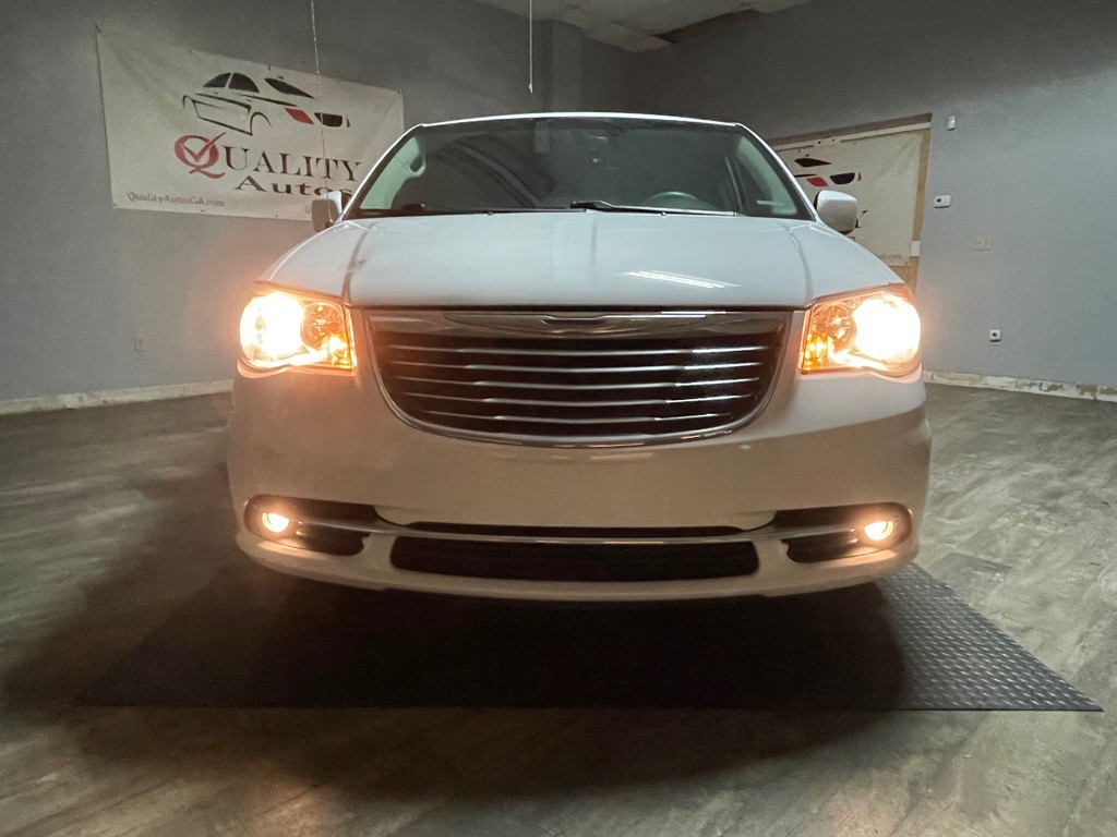 2015 Chrysler Town & Country Image 42