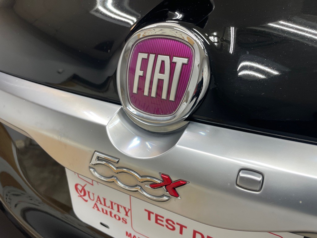 2016 FIAT 500 Image 9