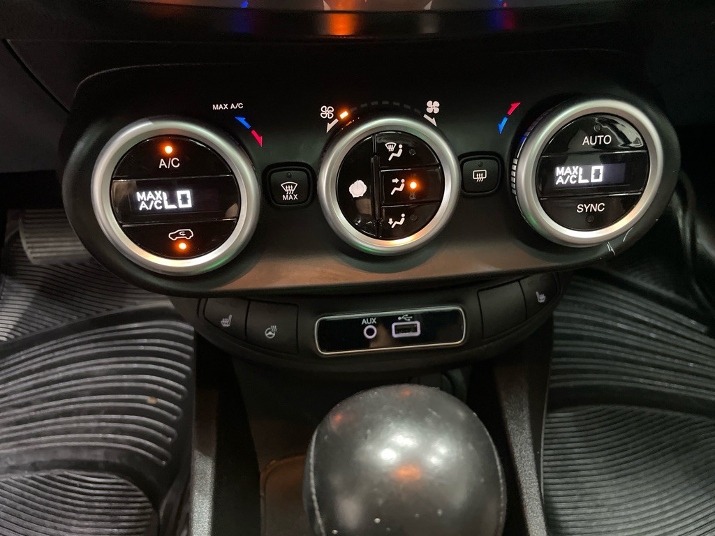 2016 FIAT 500 Image 26
