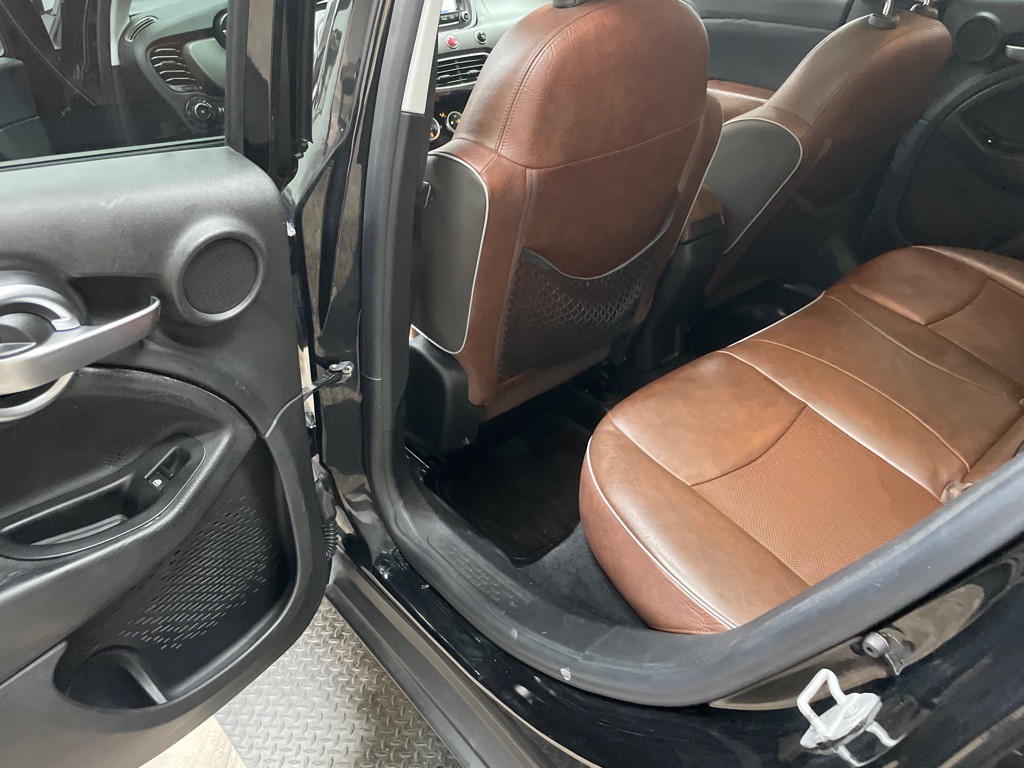 2016 FIAT 500 Image 32