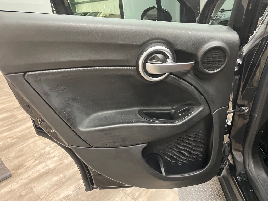 2016 FIAT 500 Image 33