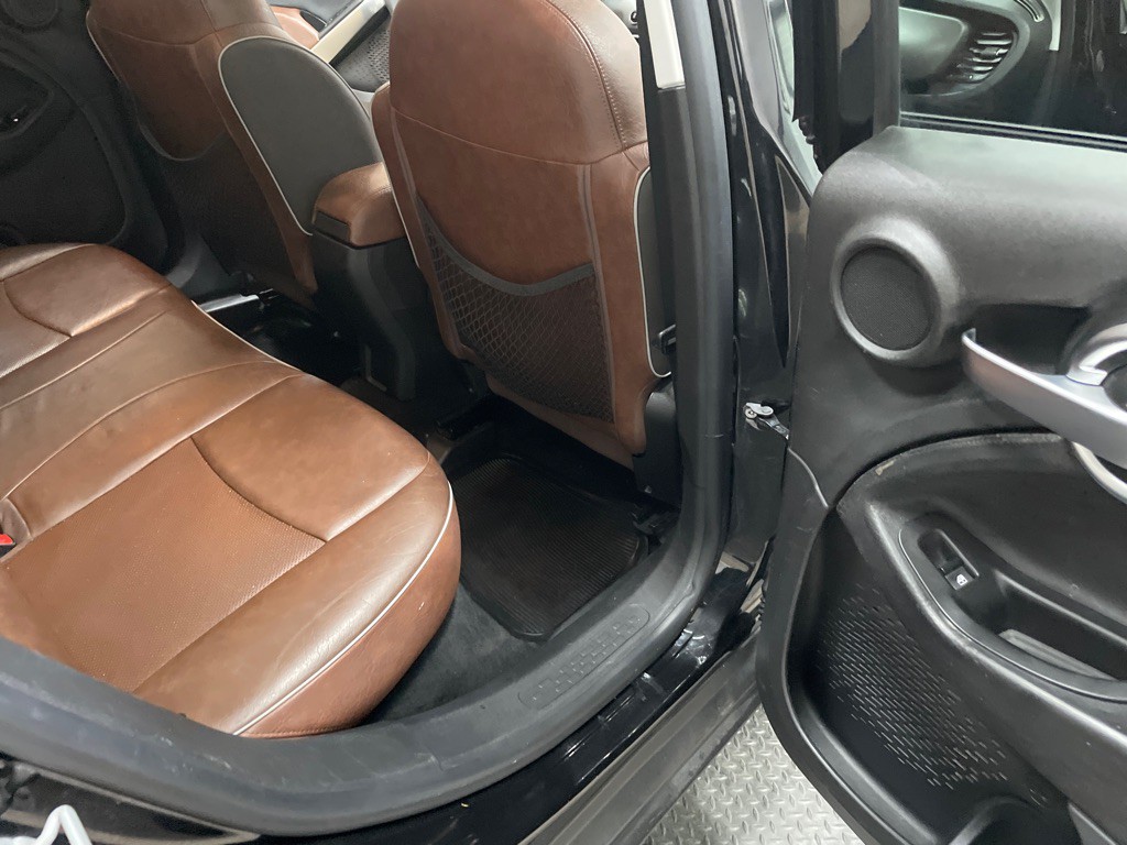 2016 FIAT 500 Image 36