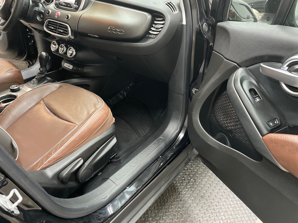 2016 FIAT 500 Image 40