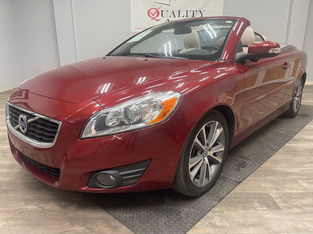 2011 Volvo C70 Image 2