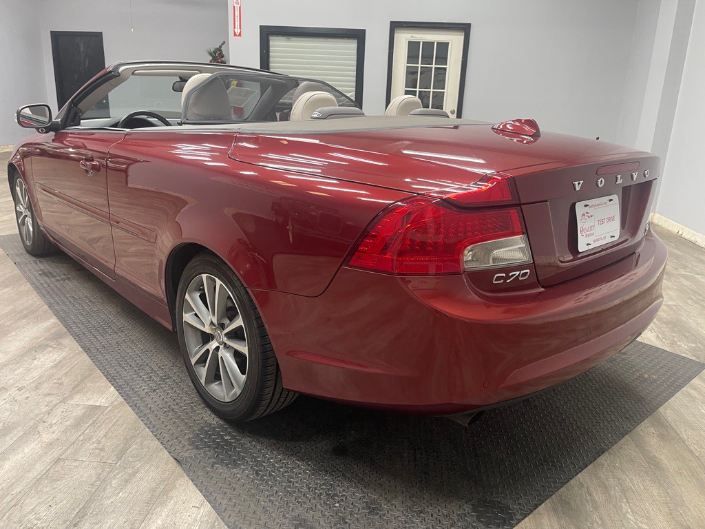 2011 Volvo C70 Image 11