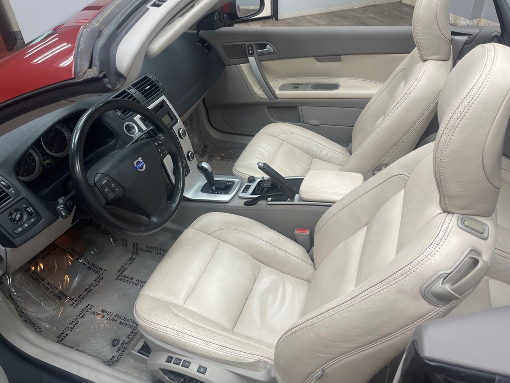 2011 Volvo C70 Image 23