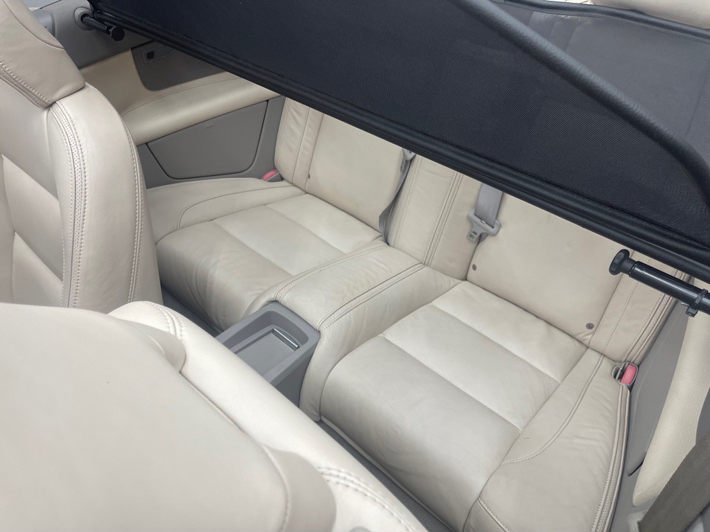 2011 Volvo C70 Image 24