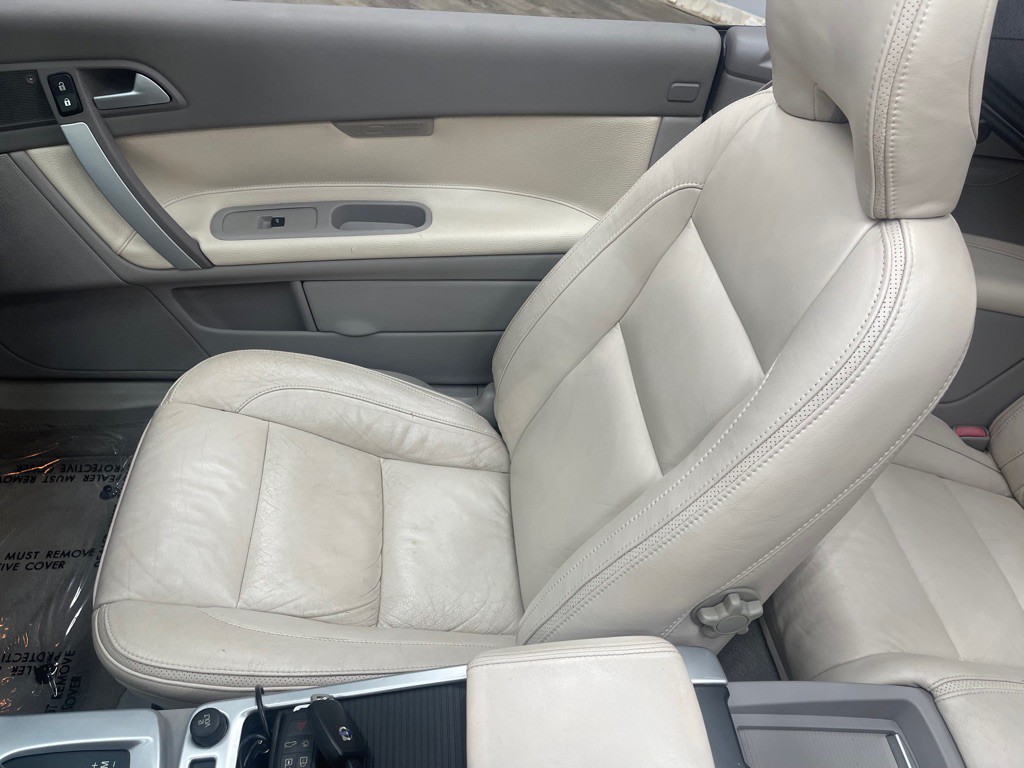 2011 Volvo C70 Image 26
