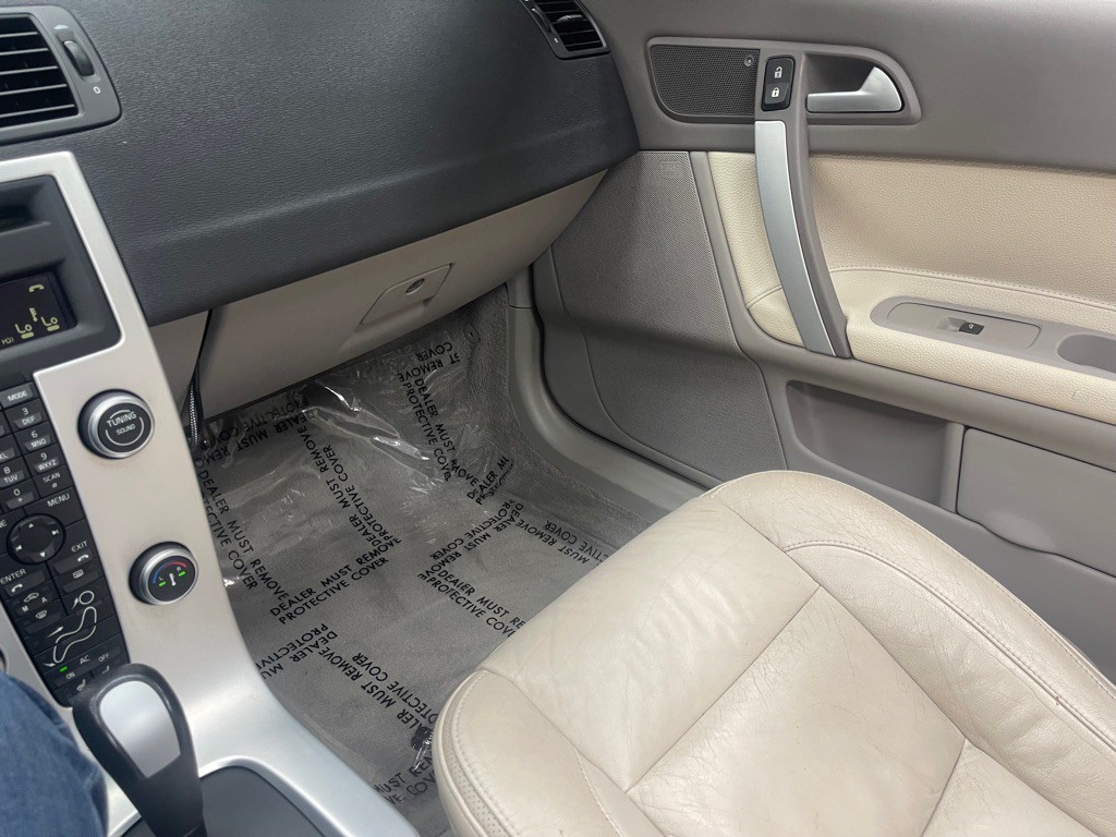 2011 Volvo C70 Image 29