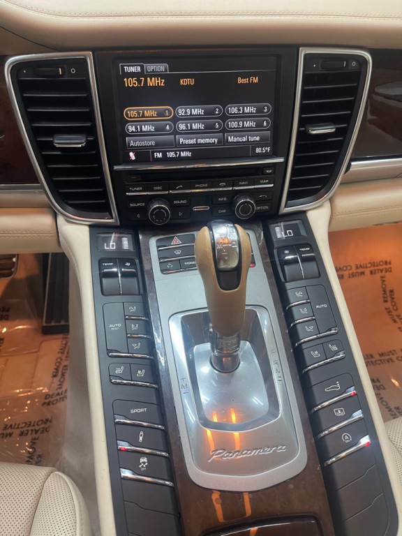 2010 Porsche Panamera Image 24