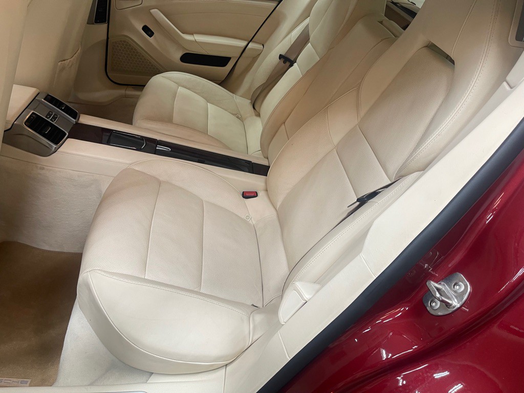 2010 Porsche Panamera Image 26