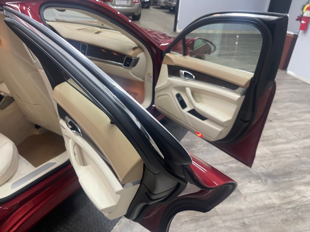 2010 Porsche Panamera Image 28