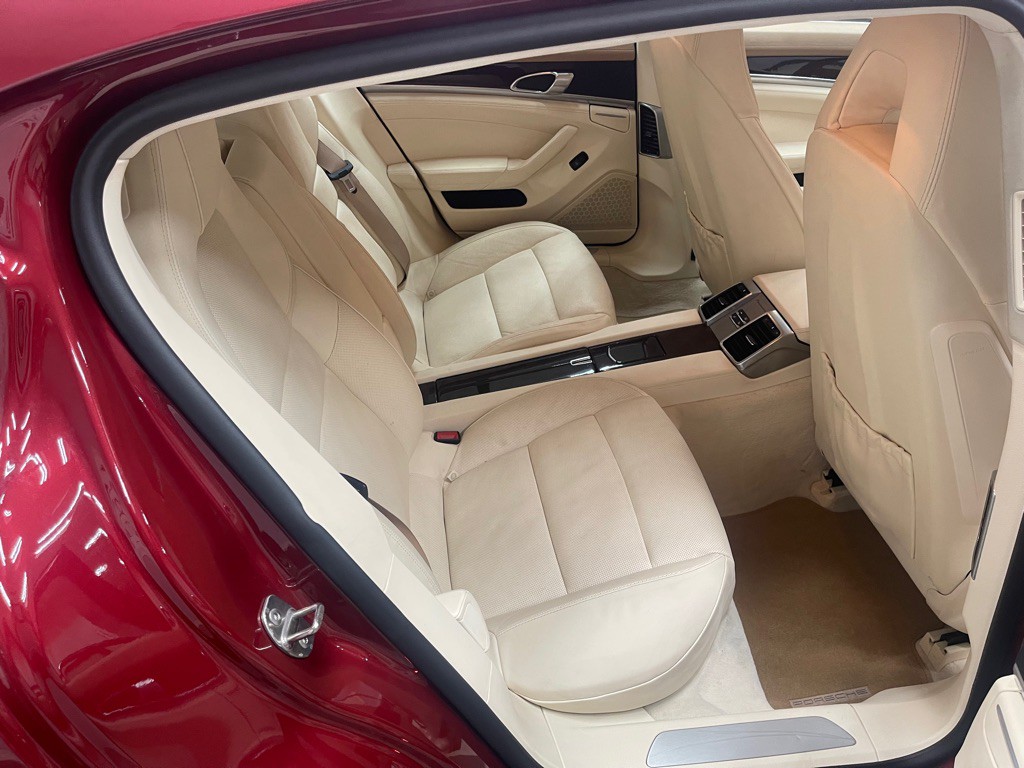2010 Porsche Panamera Image 31