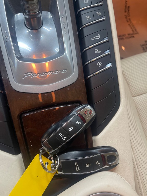 2010 Porsche Panamera Image 33