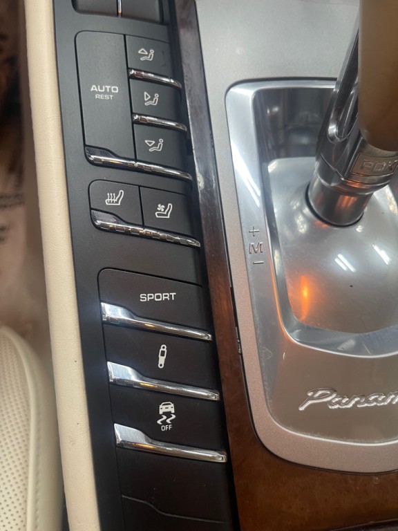 2010 Porsche Panamera Image 34