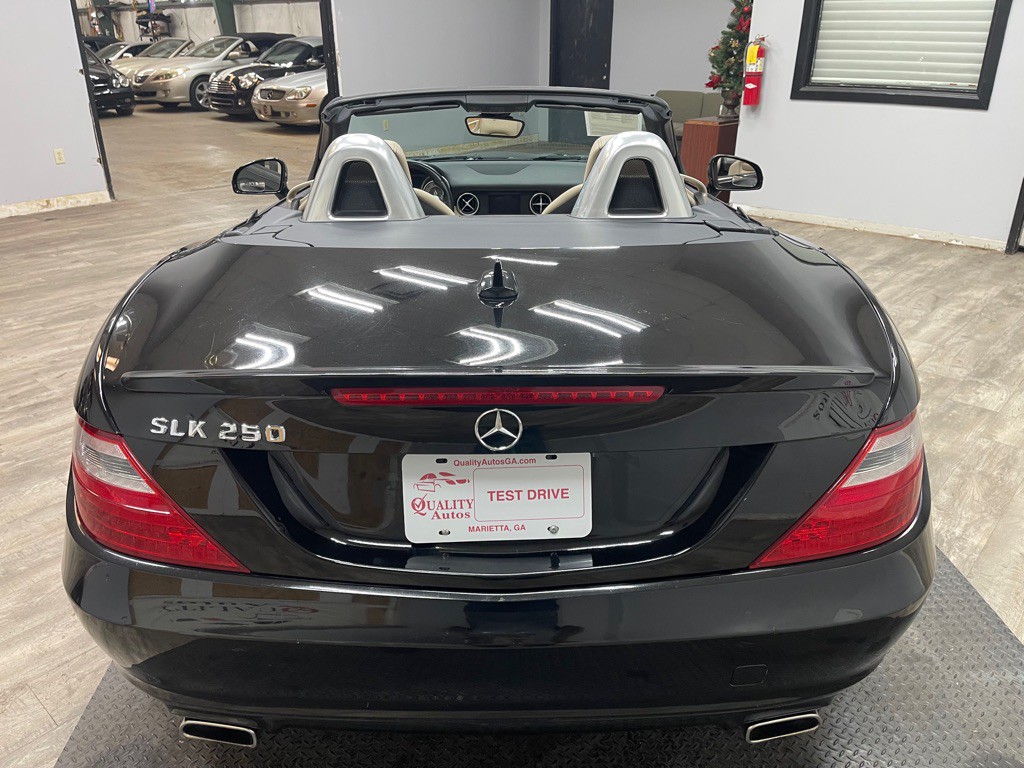 2013 Mercedes-Benz SLK-Class Image 11