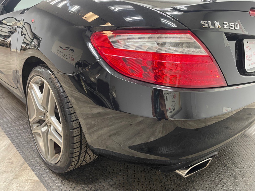 2013 Mercedes-Benz SLK-Class Image 18