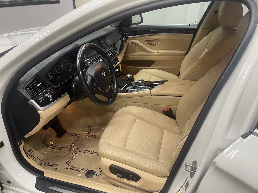 2015 BMW 5 Series Image 17