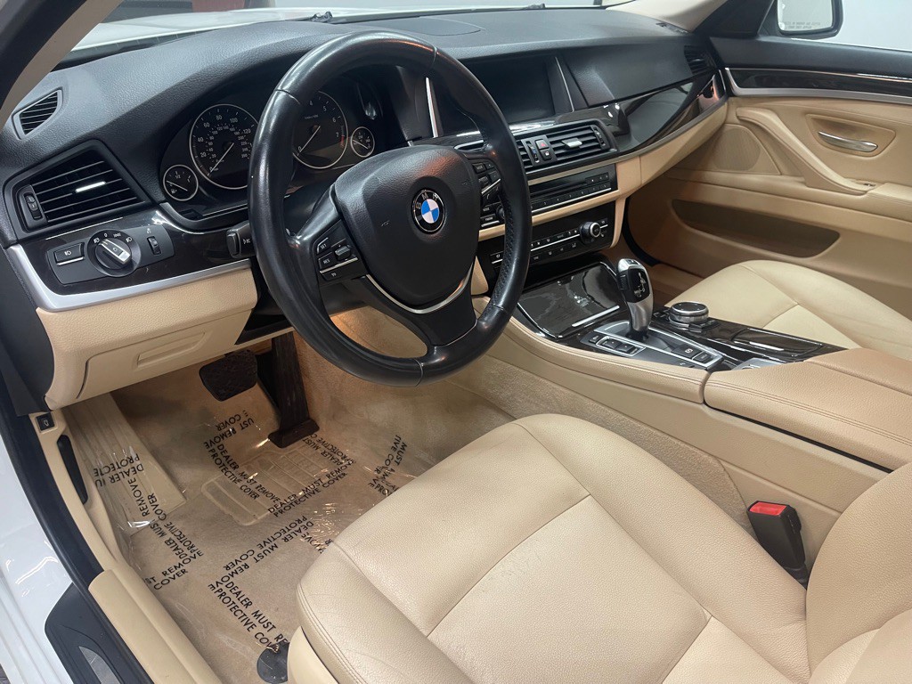 2015 BMW 5 Series Image 18