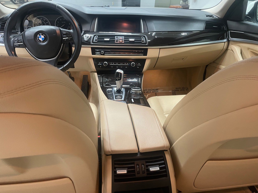 2015 BMW 5 Series Image 20