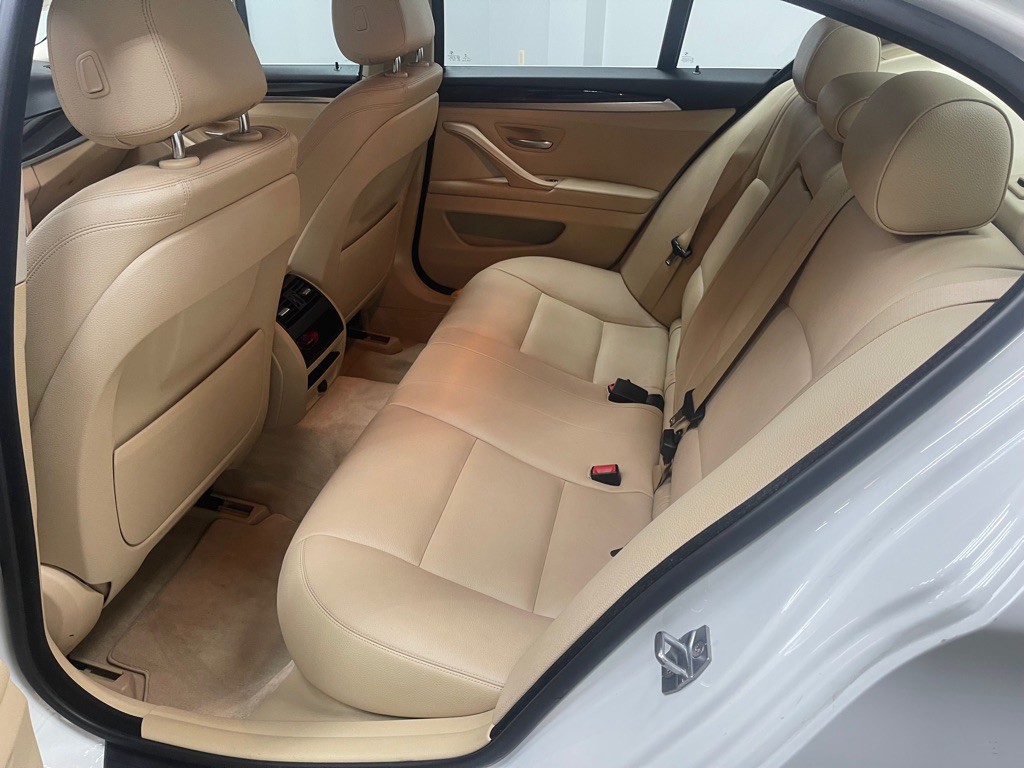 2015 BMW 5 Series Image 21