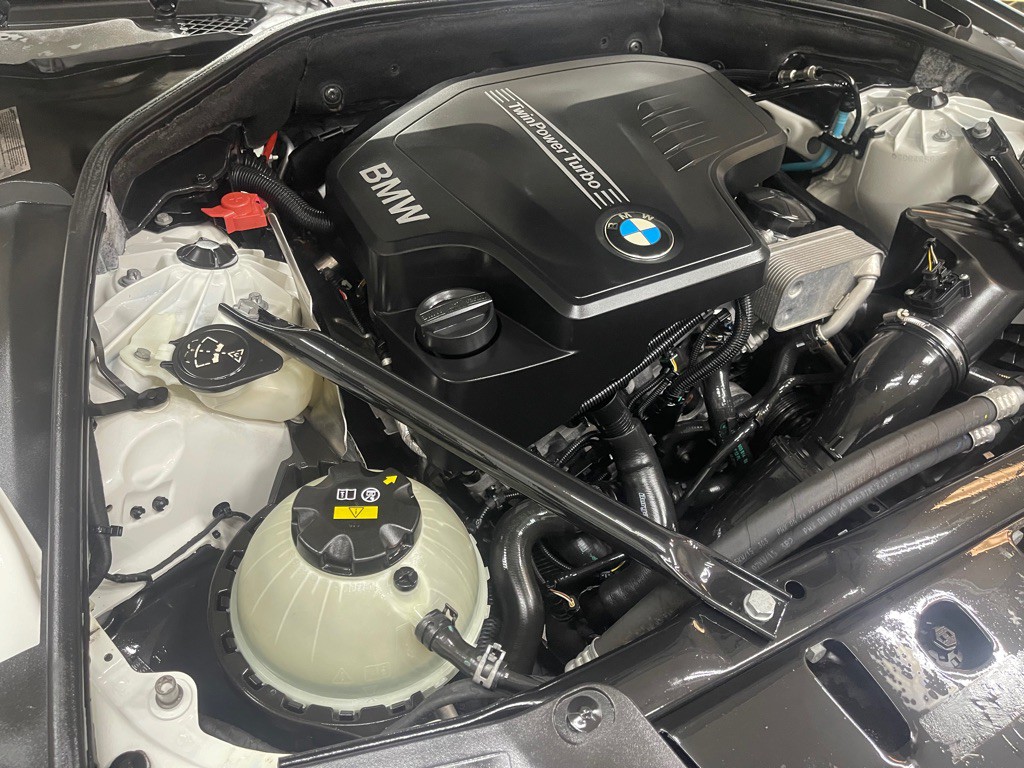 2015 BMW 5 Series Image 40