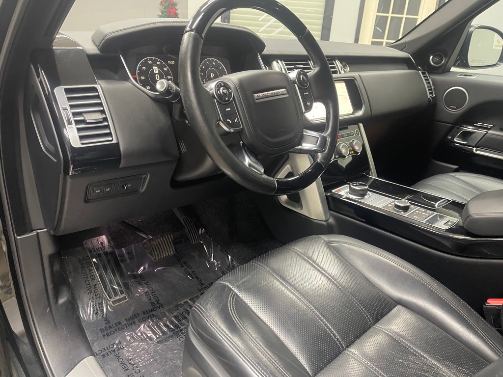 2017 Land Rover Range Rover Image 16