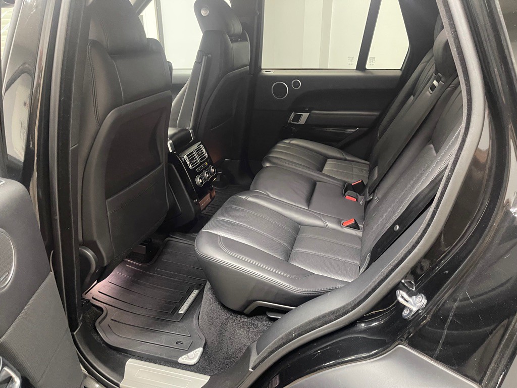 2017 Land Rover Range Rover Image 17