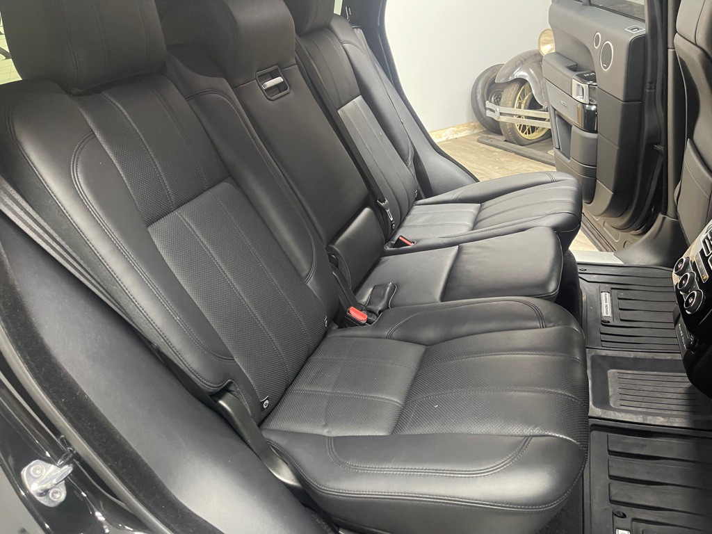 2017 Land Rover Range Rover Image 24