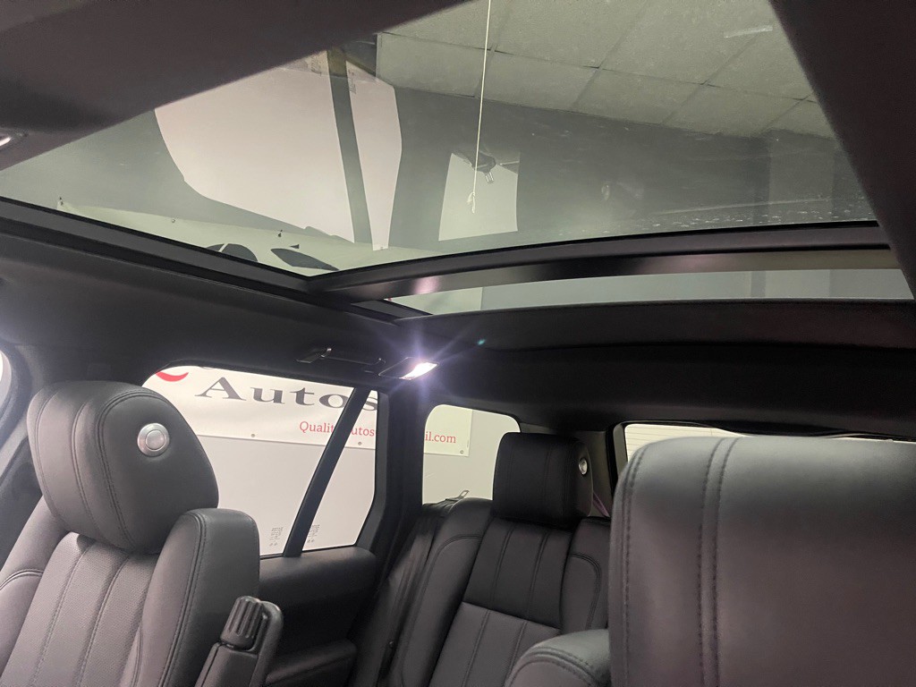 2017 Land Rover Range Rover Image 29