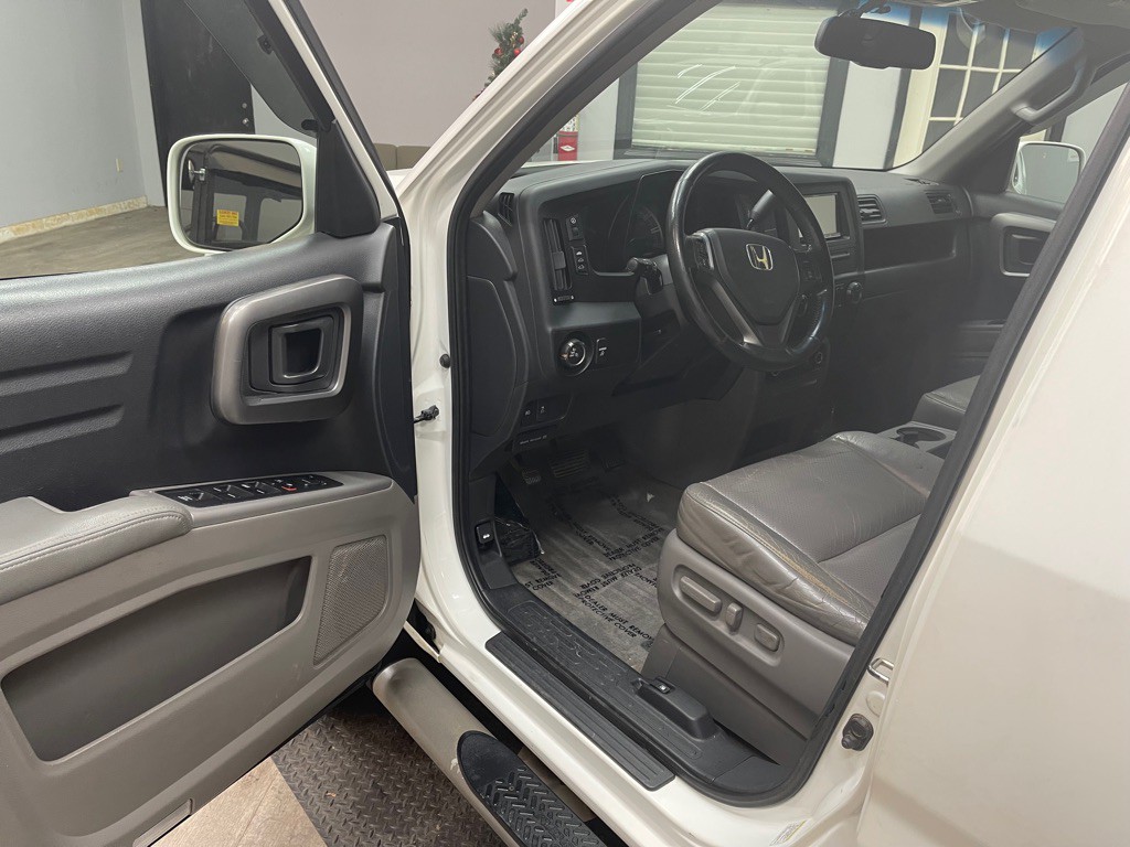 2013 Honda Ridgeline Image 31