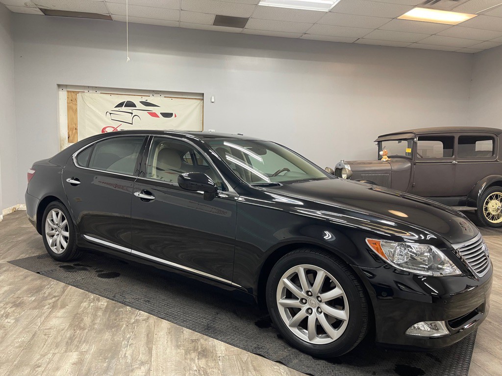 2009 Lexus LS Image 4